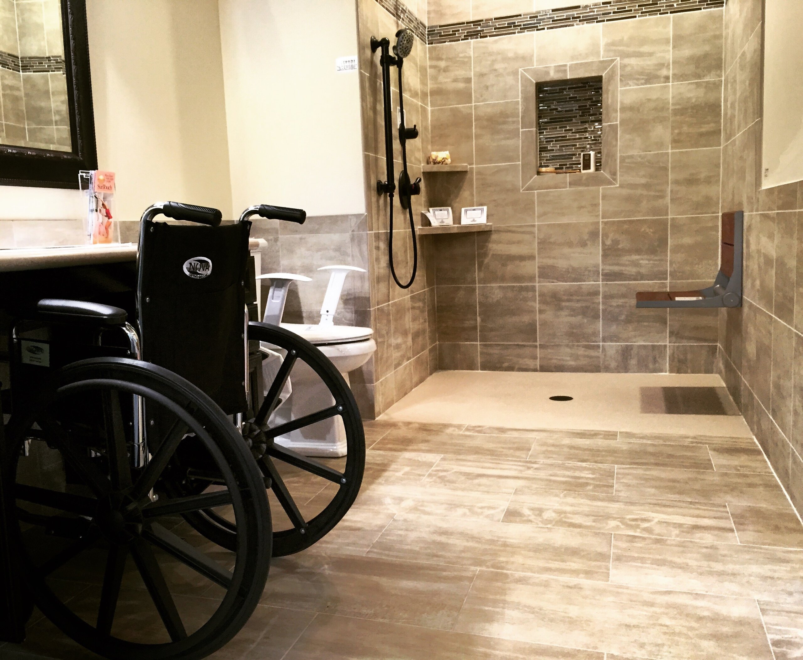 BATHROOM DISABLEDC