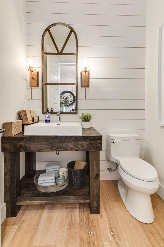 BATHROOM SHIPLAP