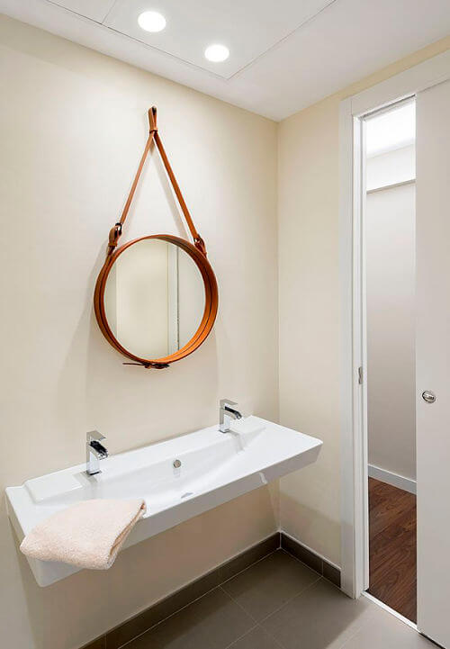 ROUND WOODEN MIRROR