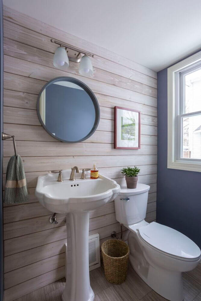 BATHROOM SHIPLAP