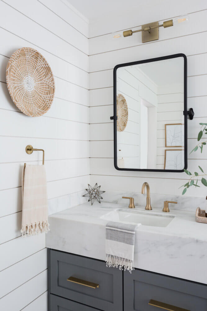 BATHROOM SHIPLAP