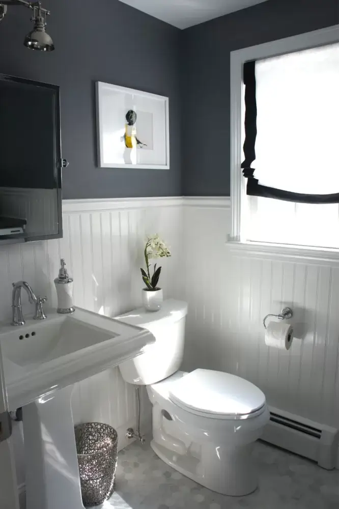 BATHROOM WITH WAINSCOTINGc